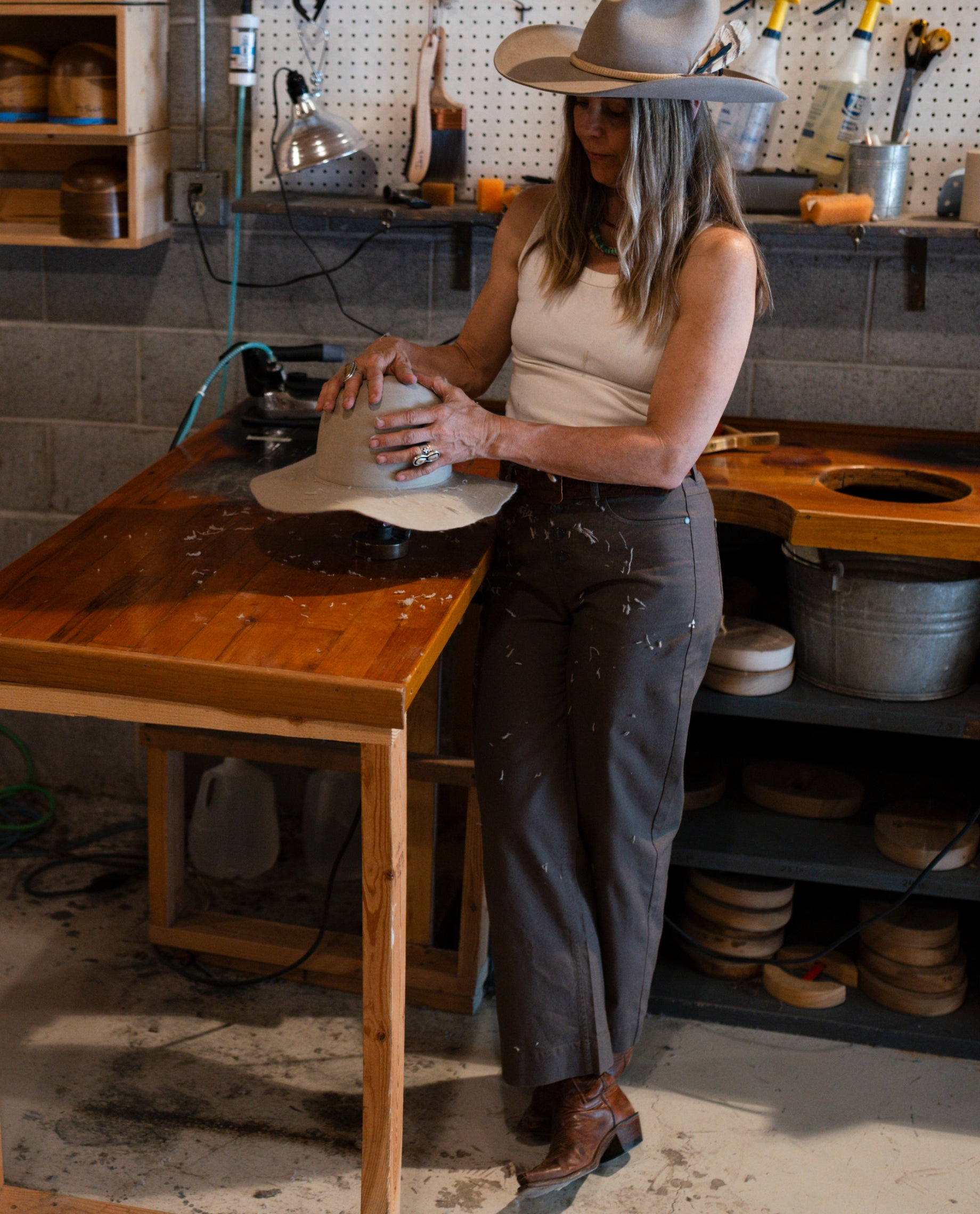 Women's Rivet Wide Leg Canvas Pant - Image 18